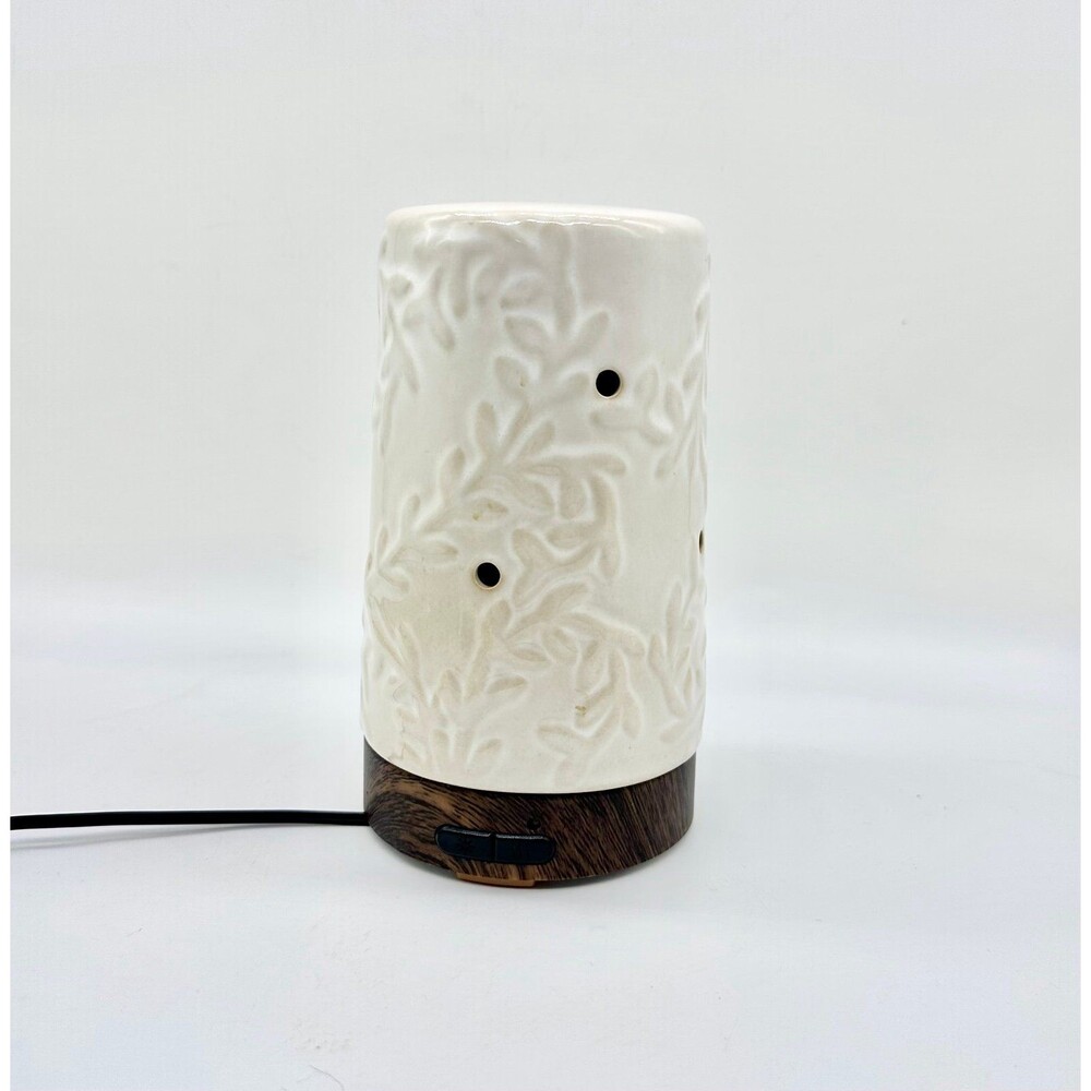 Airome Cream White Ceramic Leaf Pattern Aromatherapy Oil Diffuser